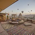 Divan Cave House