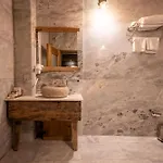 Divan Cave House
