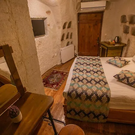 Divan Cave House 4*