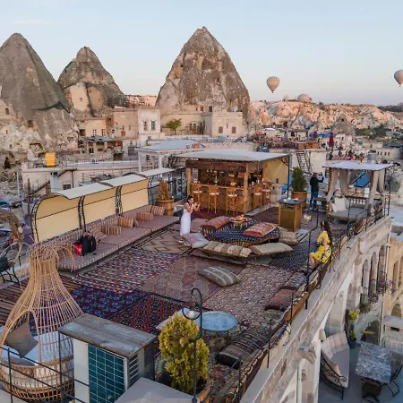 Ξενοδοχείο Divan Cave House 4*