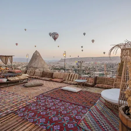 Divan Cave House Szálloda 4*