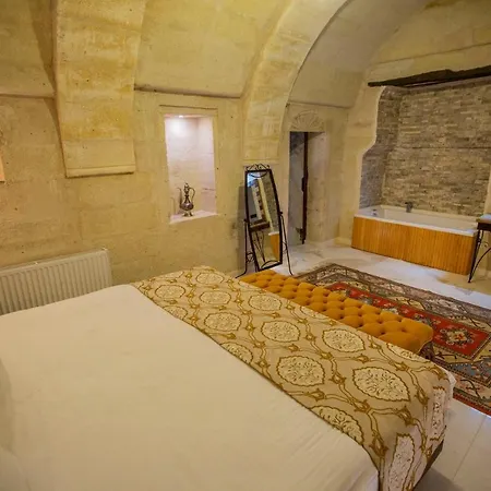 Divan Cave House 4*