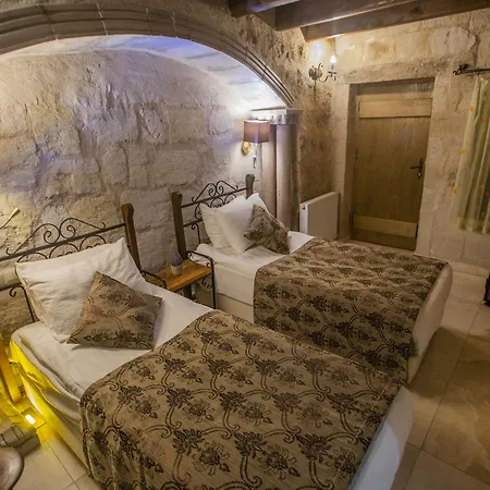 Divan Cave House 4*