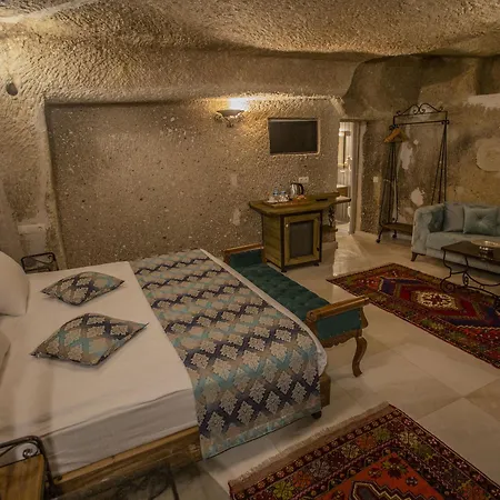 Divan Cave House 4*