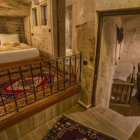 Divan Cave House