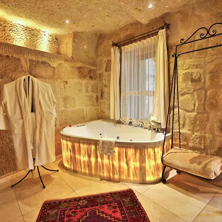 Divan Cave House 4*
