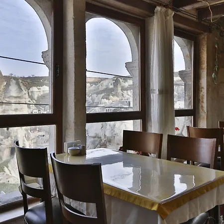 Ξενοδοχείο Divan Cave House 4*