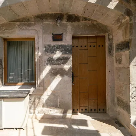 Divan Cave House 4*