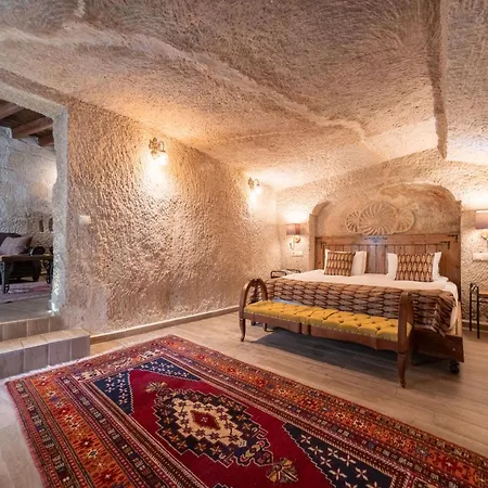Divan Cave House 4*