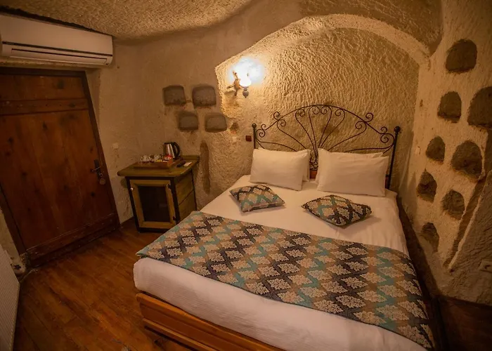 Divan Cave House 4*