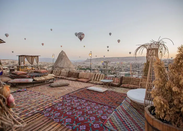 Divan Cave House Готель 4*